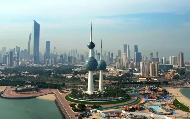 تقلبات جوية مرتقبة.. تفاصيل حالة الطقس في الكويت ودرجات الحرارة المتوقعة اليوم